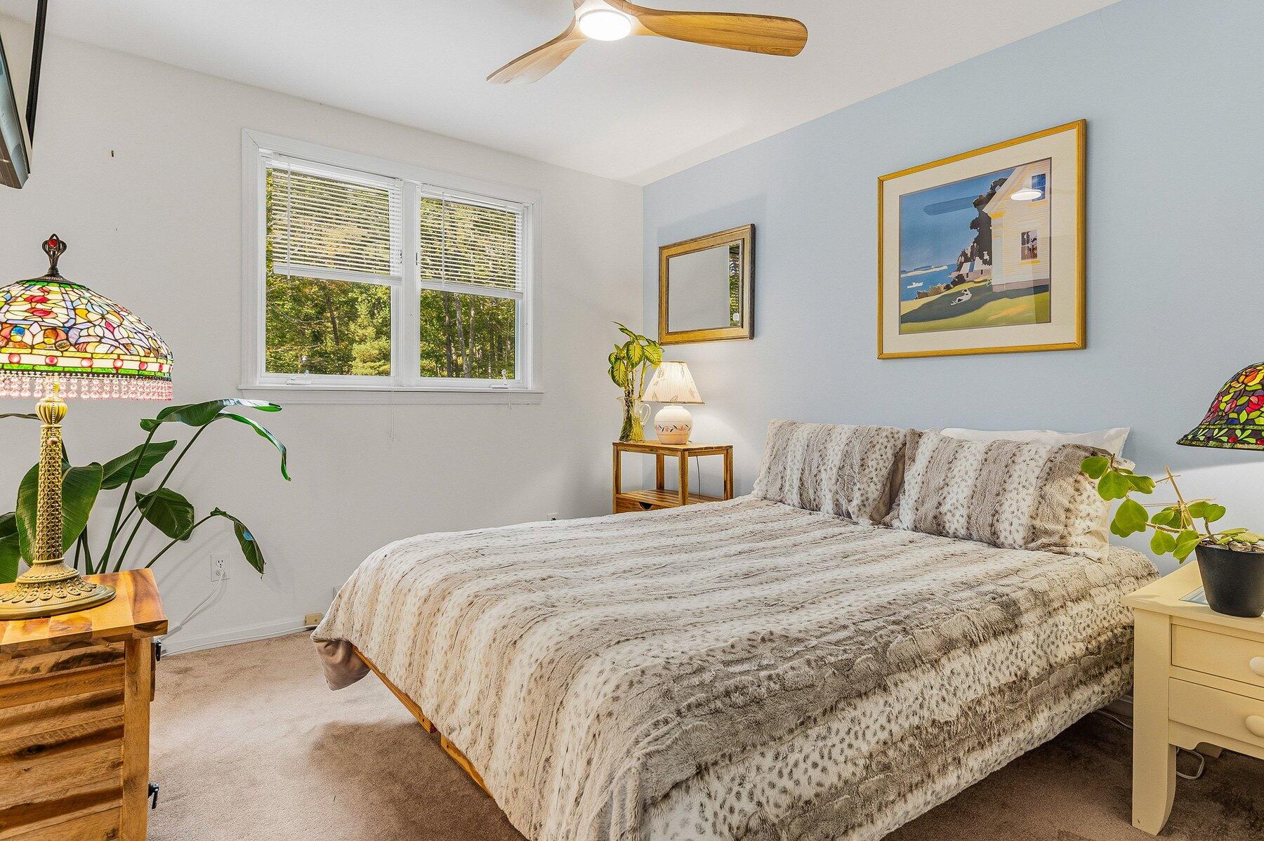 27 Pocahontas Road Kittery, ME 03905 - Photo 22 of 42 1st fl guest room