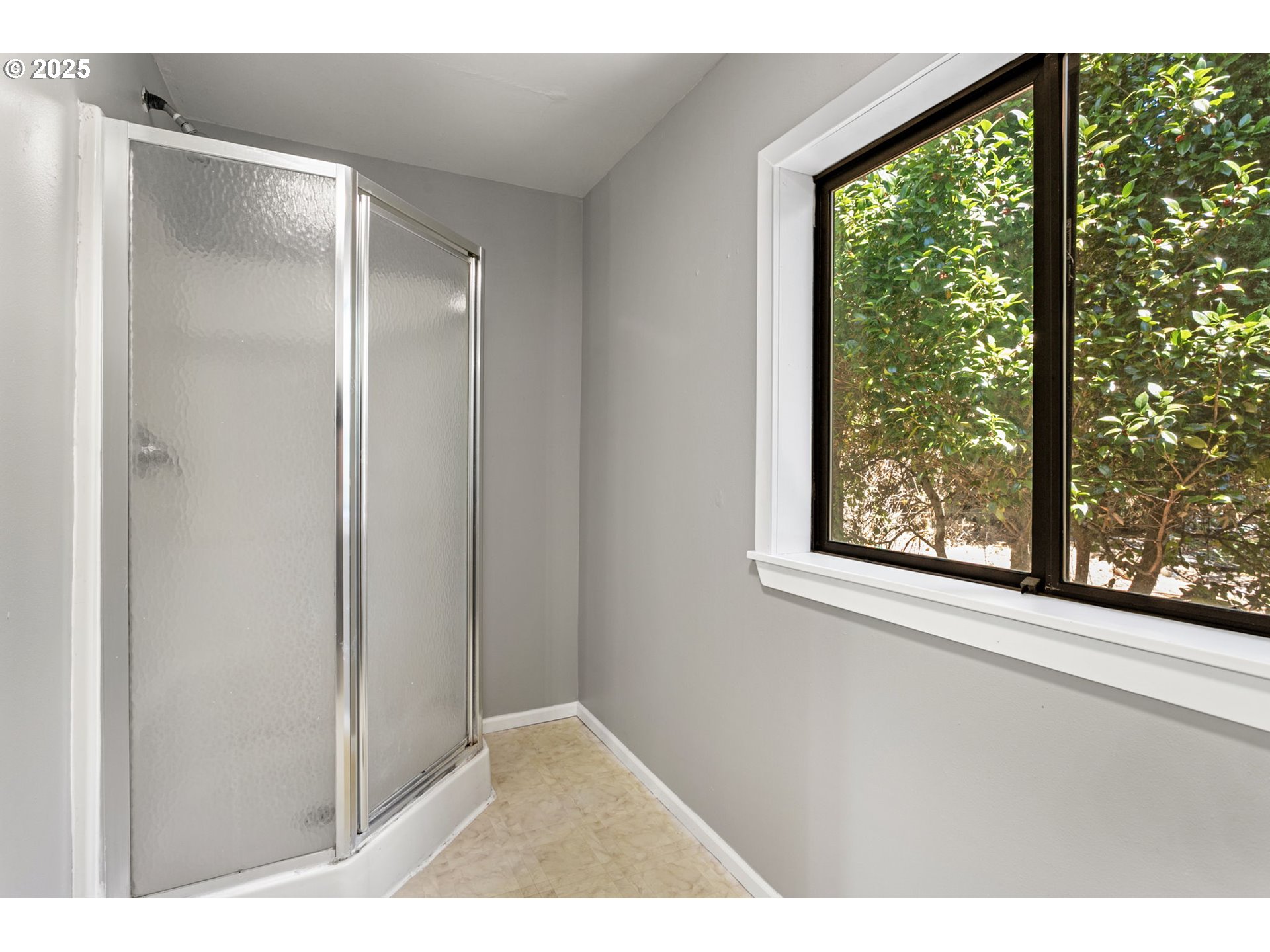 9095 Southwest Line Drive Cornelius, OR 97113 - Photo 15 of 37 Bathroom, Attached