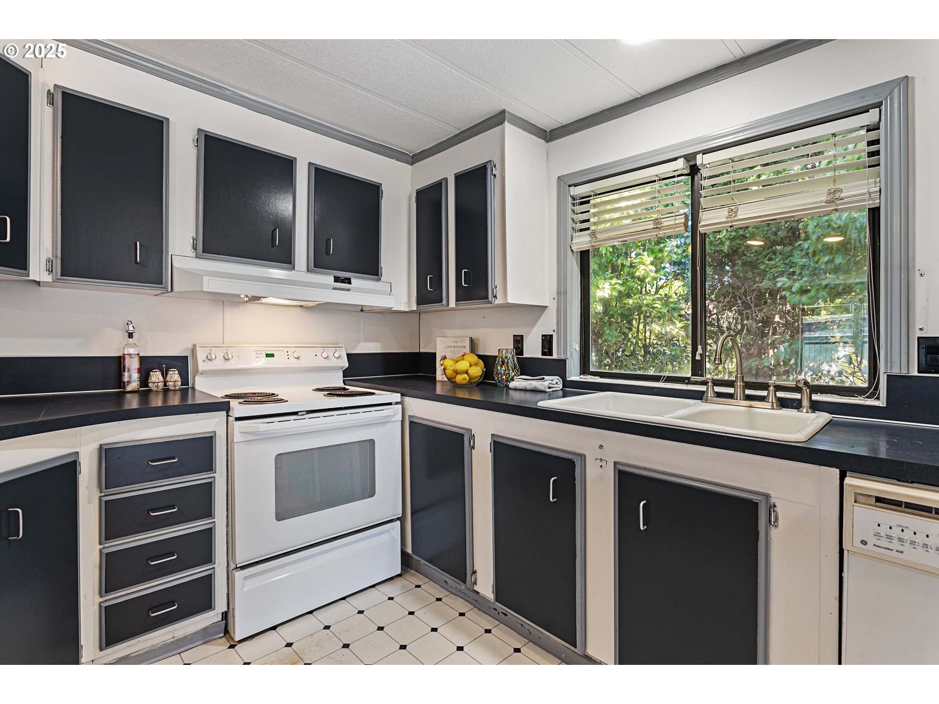 9095 Southwest Line Drive Cornelius, OR 97113 - Photo 23 of 37