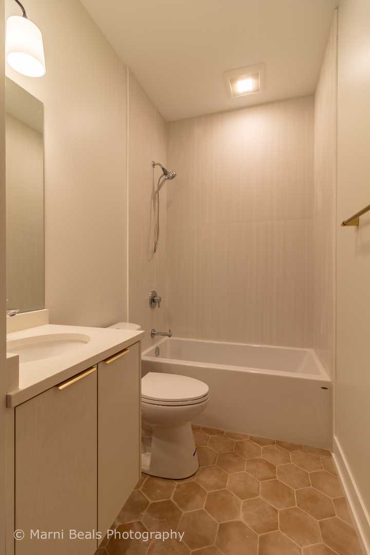 6328 South Rhodes Avenue Chicago, IL 60637 - Photo 17 of 41 Gallery Image 17