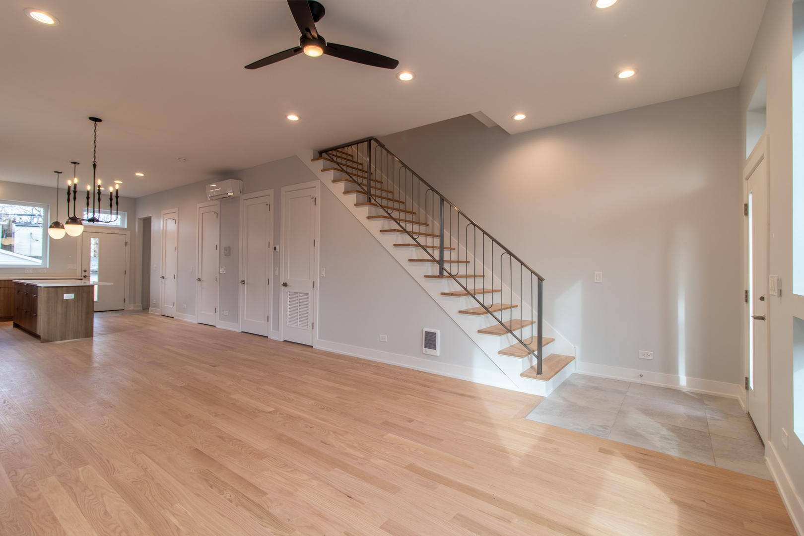 6328 South Rhodes Avenue Chicago, IL 60637 - Photo 8 of 41 Gallery Image 8