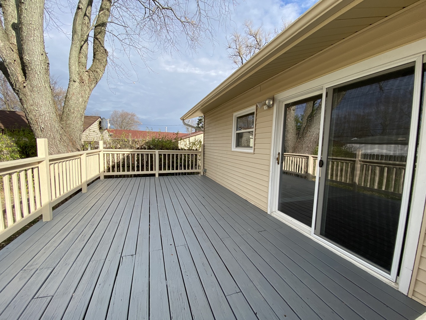 18 South Oltendorf Road Streamwood, IL 60107 - Photo 19 of 21 a view of backyard with a deck