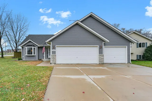 $414,998 | 2106 Sunny View Lane, Northfield, MN 55057