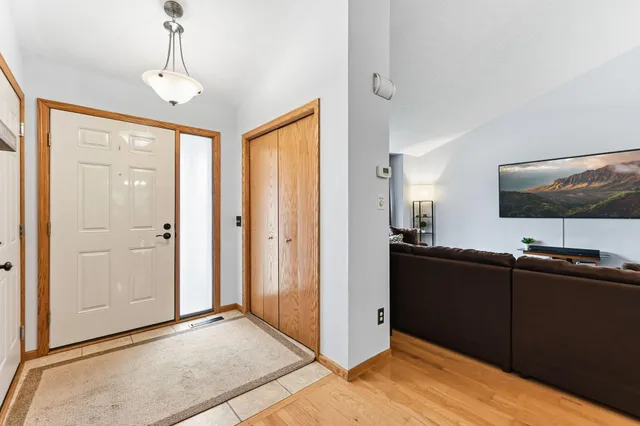 $414,998 | 2106 Sunny View Lane, Northfield, MN 55057