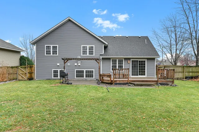 $414,998 | 2106 Sunny View Lane, Northfield, MN 55057