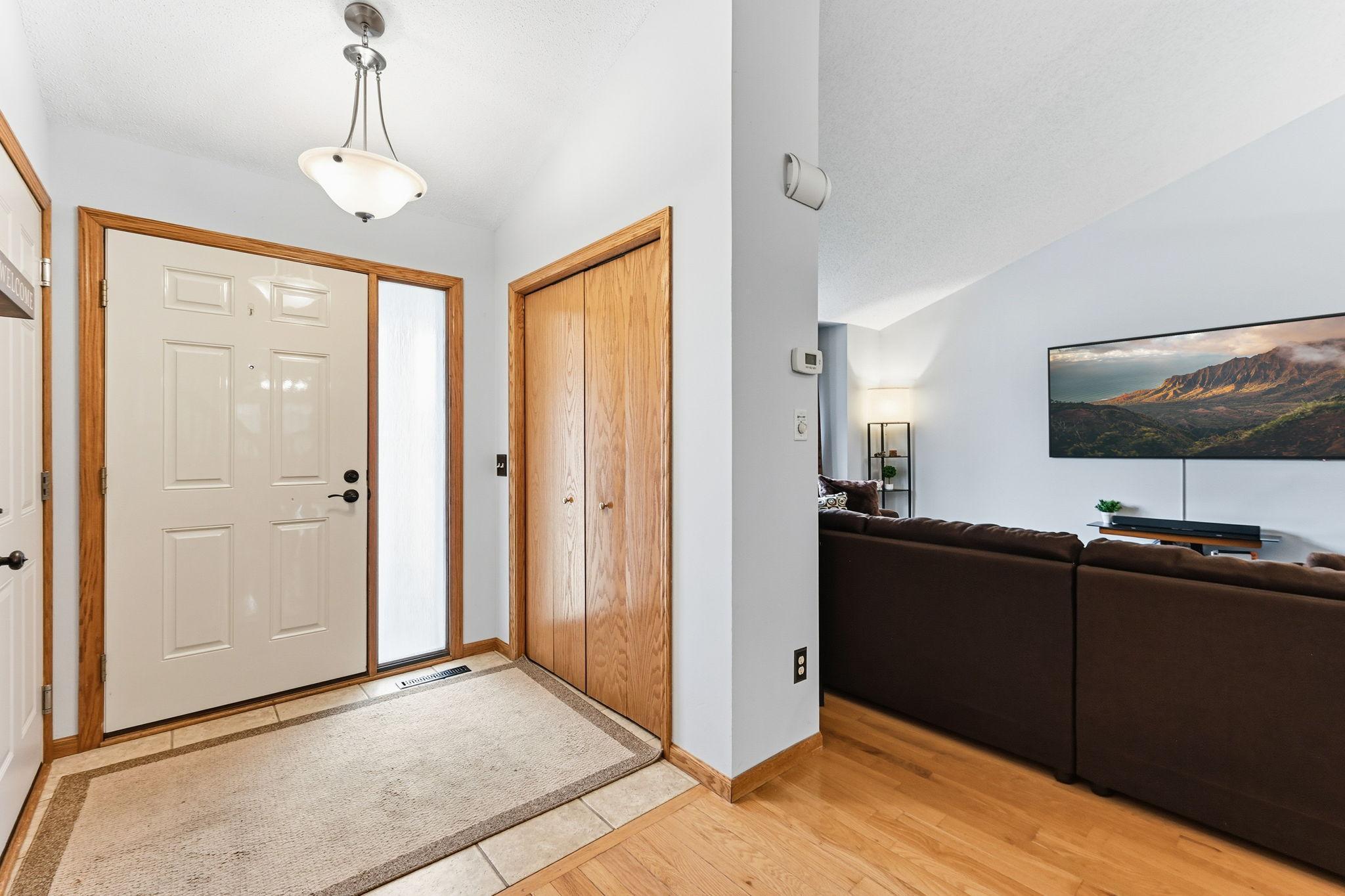 2106 Sunny View Lane Northfield, MN 55057 - Photo 3 of 24