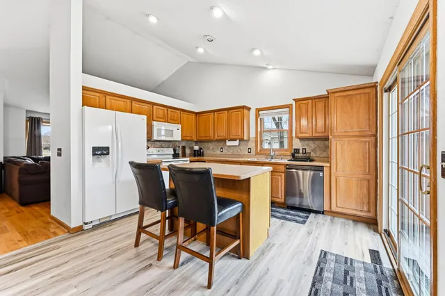 $414,998 | 2106 Sunny View Lane, Northfield, MN 55057