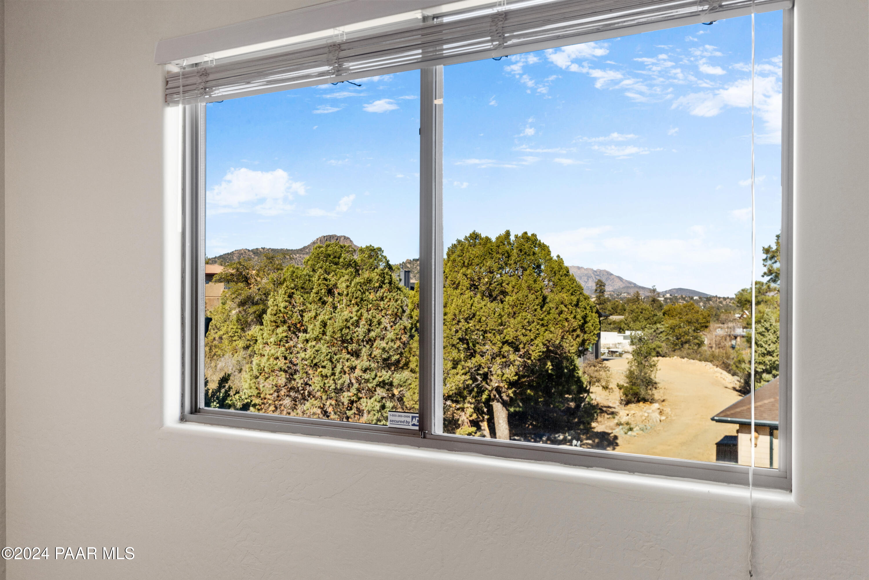 1457 Vista Road Prescott, AZ 86303 - Photo 22 of 34 Guest Bedroom view