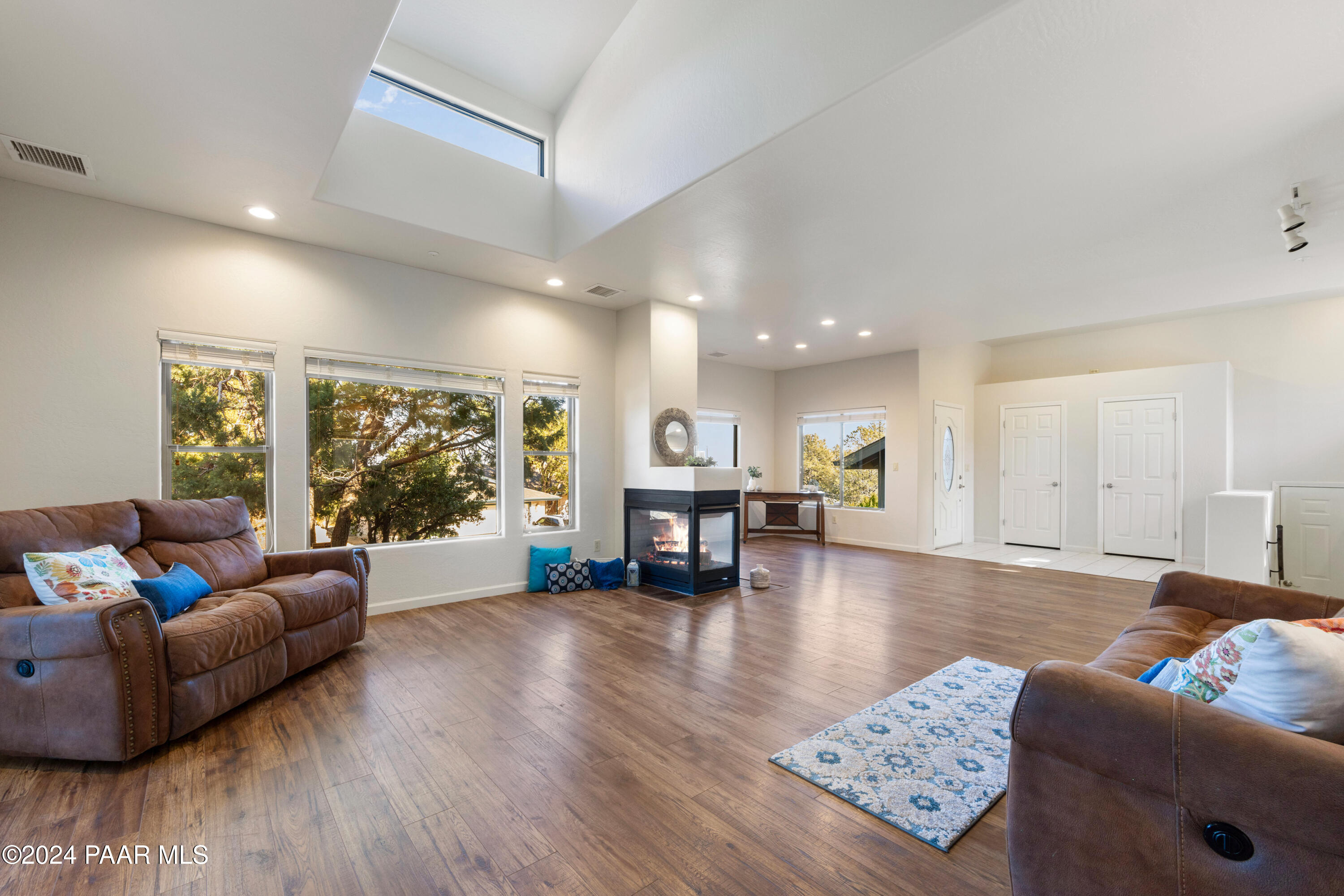 1457 Vista Road Prescott, AZ 86303 - Photo 5 of 34 Large Open Living Room