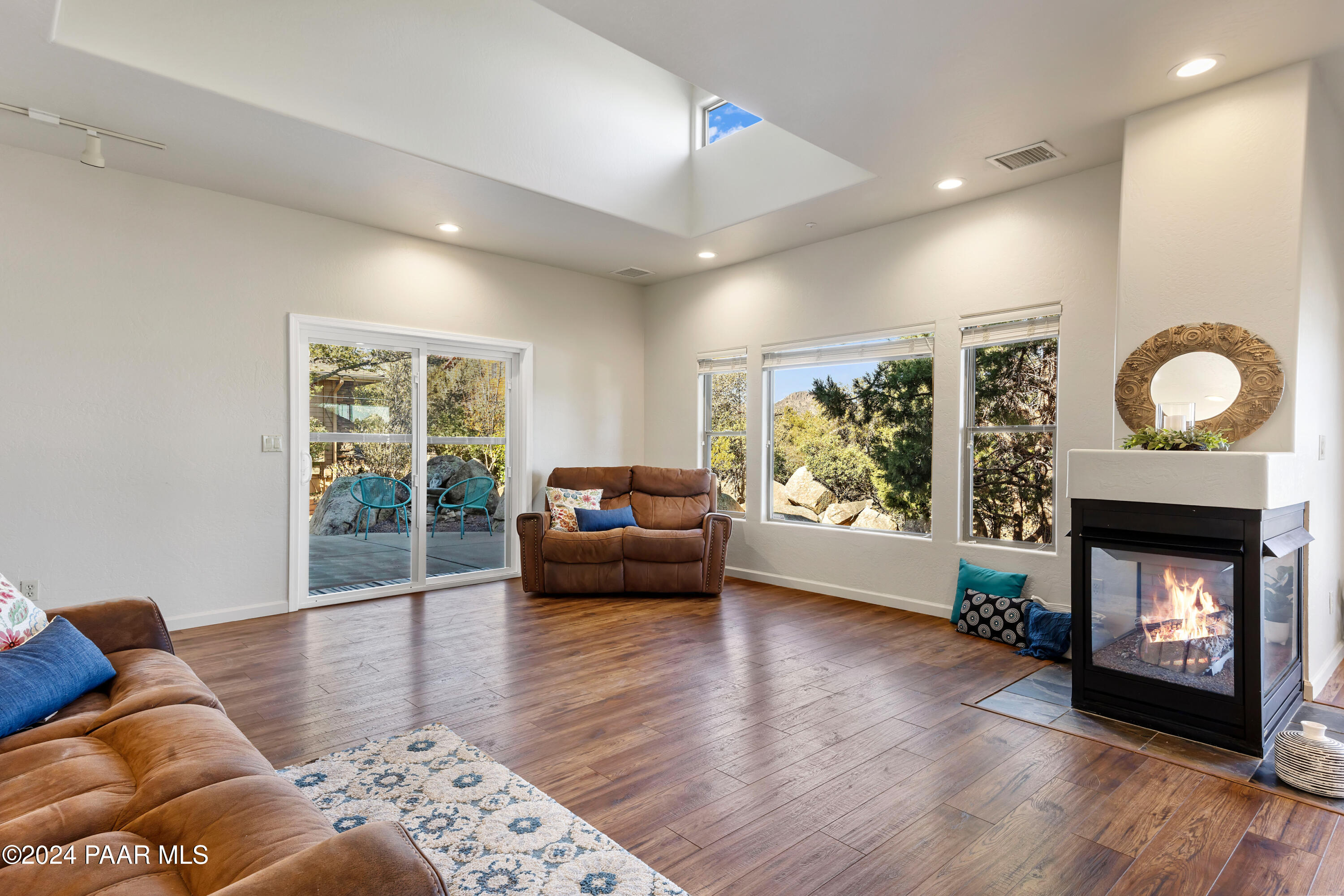 1457 Vista Road Prescott, AZ 86303 - Photo 7 of 34 Living Room with patio access