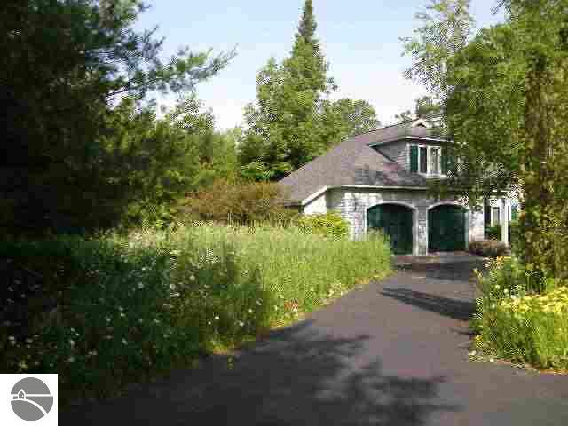 7566 Platte Road Beulah, MI 49617 - Photo 3 of 10 1703570-2.JPG