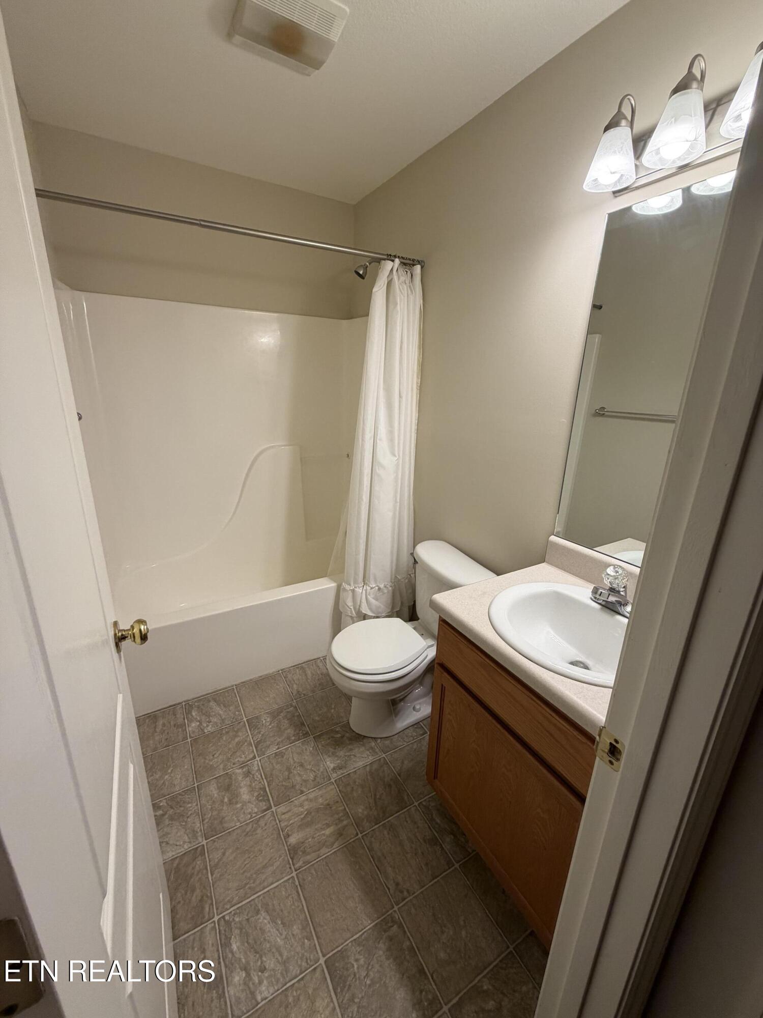 3707 Sean Grove Way Knoxville, TN 37921 - Photo 15 of 20 943B8A58-937D-4B22-B76F-72AFDDE4F6C9