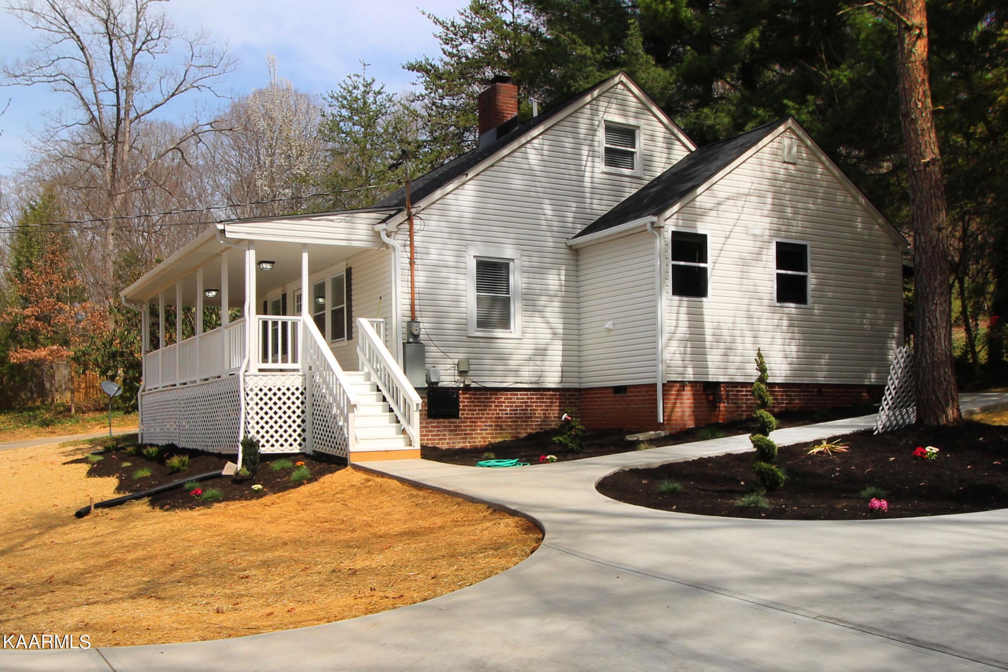 8964 Maple Ridge Lane Knoxville, TN 37923 - Photo 2 of 34 Gallery Image 2