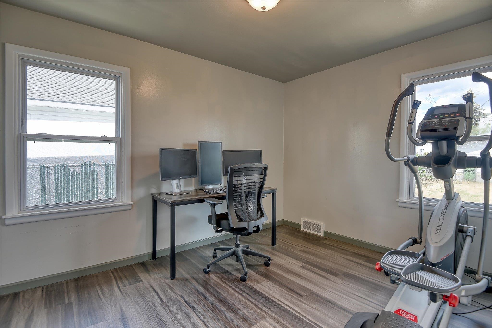 408 West Gordon Avenue Spokane, WA 99205 - Photo 13 of 44