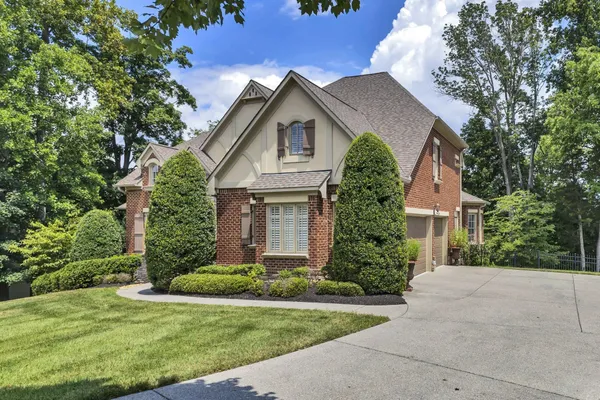 $10,000 | 12 Medalist Court, Brentwood, TN 37027