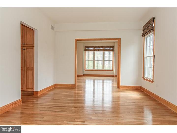 1873 St Peters Road Pottstown, PA 19465 - Photo 6 of 25 Living Room