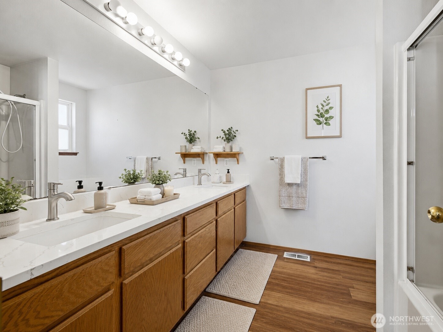 512 North 104th Street Seattle, WA 98133 - Photo 15 of 28