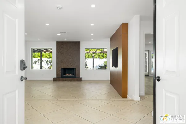 $4,700 | 2750 East Vincentia Road, Palm Springs, CA 92262