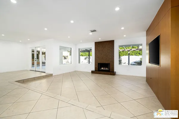 $4,700 | 2750 East Vincentia Road, Palm Springs, CA 92262