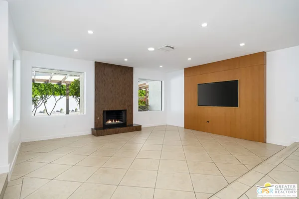 $4,700 | 2750 East Vincentia Road, Palm Springs, CA 92262