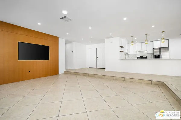 $4,700 | 2750 East Vincentia Road, Palm Springs, CA 92262