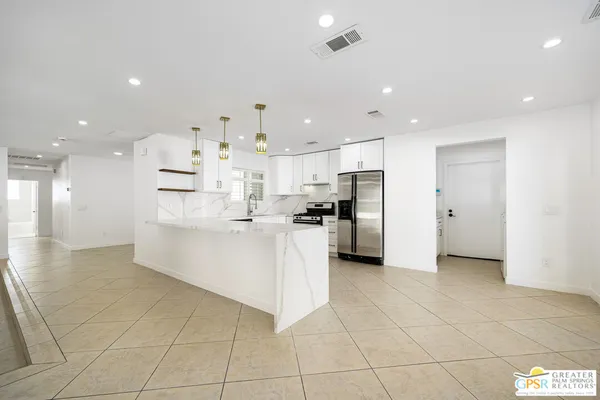 $4,700 | 2750 East Vincentia Road, Palm Springs, CA 92262