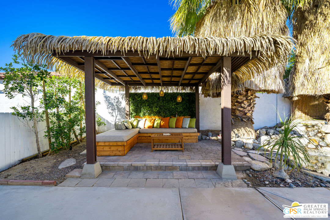2750 East Vincentia Road Palm Springs, CA 92262 - Photo 31 of 55 a view of outdoor space yard and patio