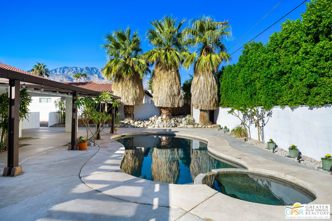 2750 East Vincentia Road Palm Springs, CA 92262 - Photo 39 of 55 a view of outdoor space yard and patio
