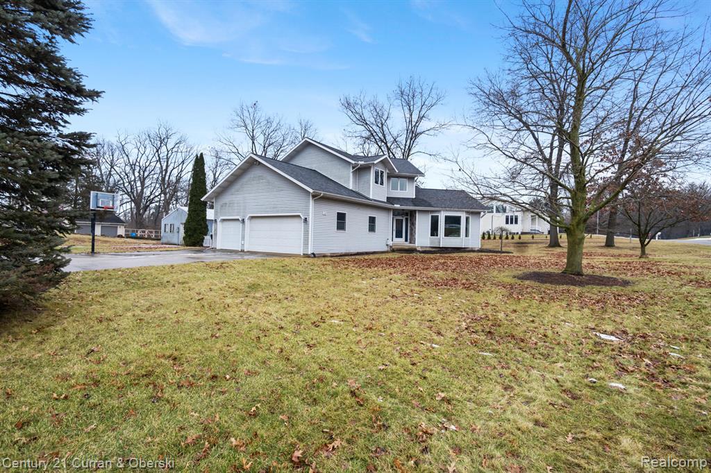 7151 Bayview Road Jackson, MI 49201 - Photo 1 of 41