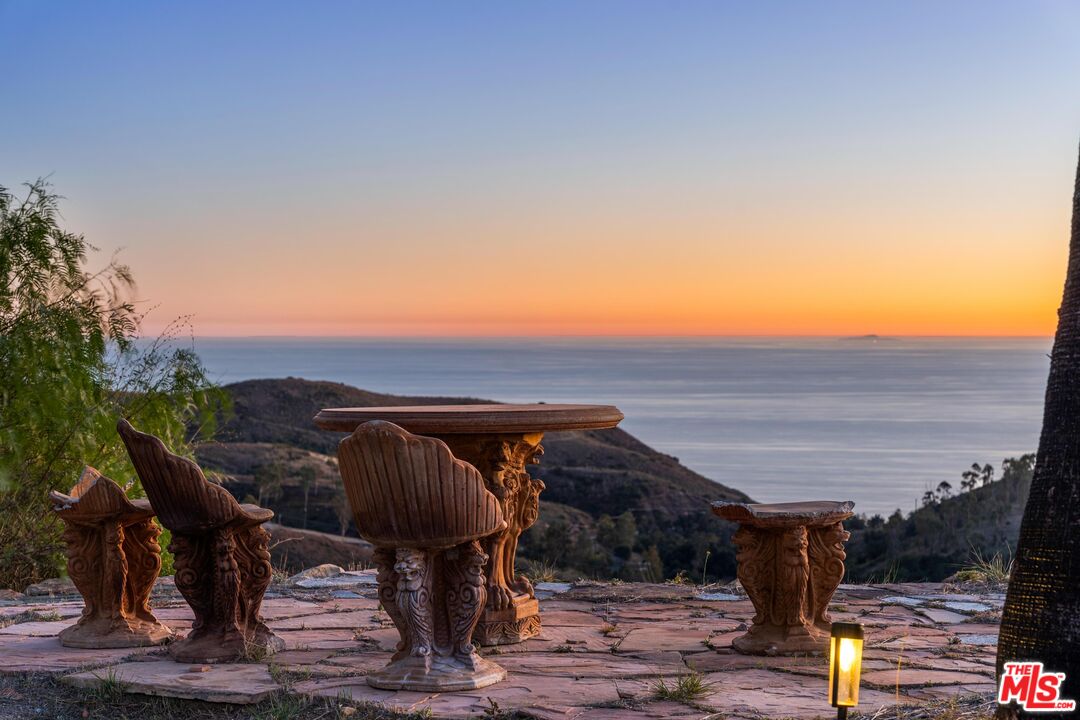 3030 Encinal Canyon Road Malibu, CA 90265 - Photo 18 of 22 a view of roof and city view
