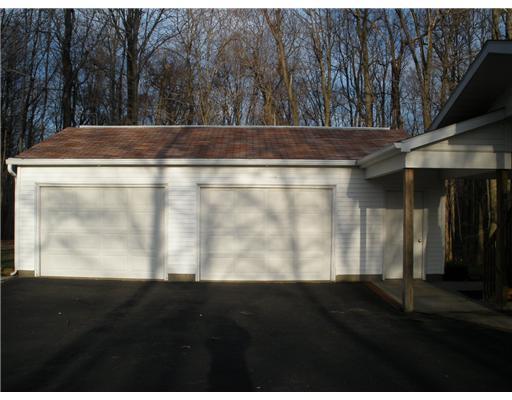 809 Beulah Church Road Apollo, PA 15613 - Photo 10 of 12 Parking Lot/Garage.