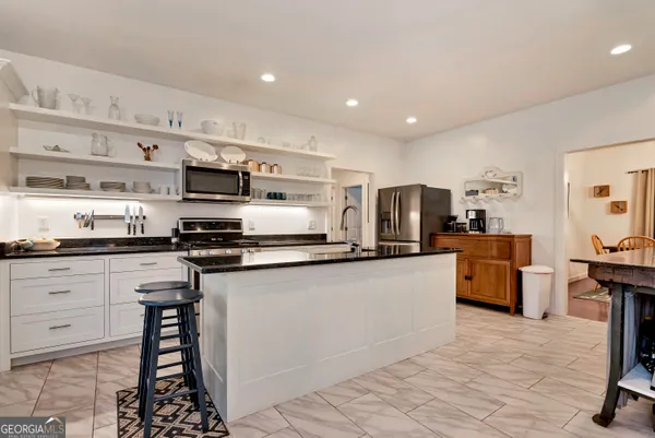 $645,000 | 812 Covecrest Drive, Tiger, GA 30576