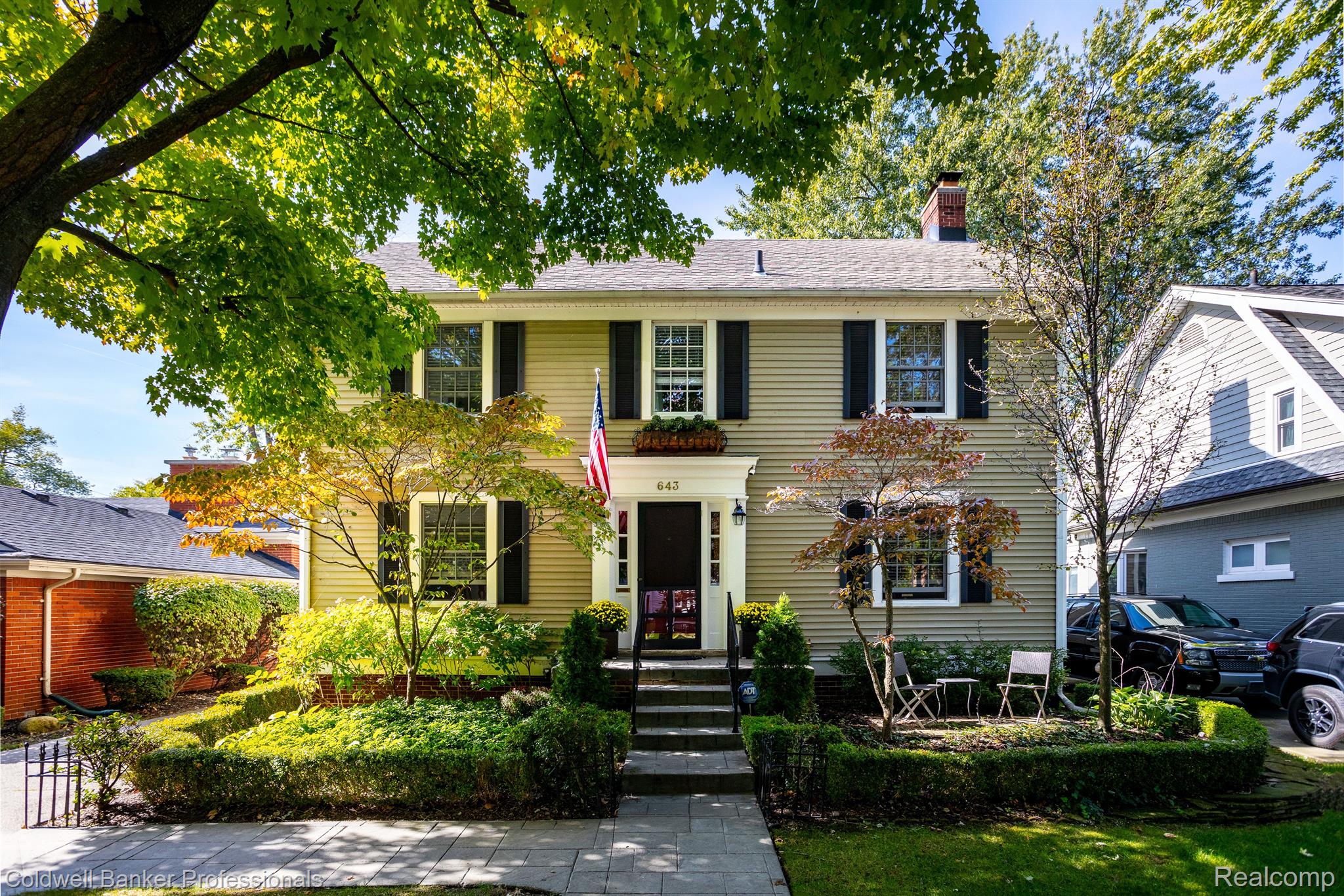 643 Rivard Boulevard Grosse Pointe, MI 48230 - Photo 1 of 33