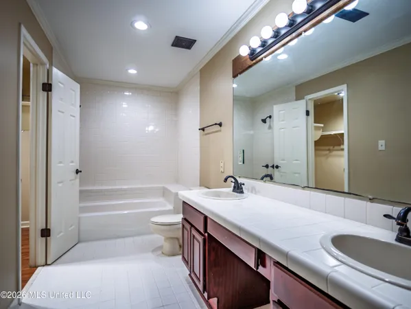 $475,000 | 642 Deer Run, Batesville, MS 38606