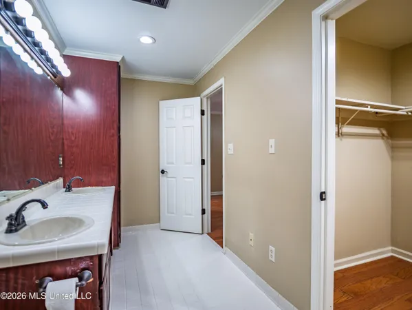 $475,000 | 642 Deer Run, Batesville, MS 38606