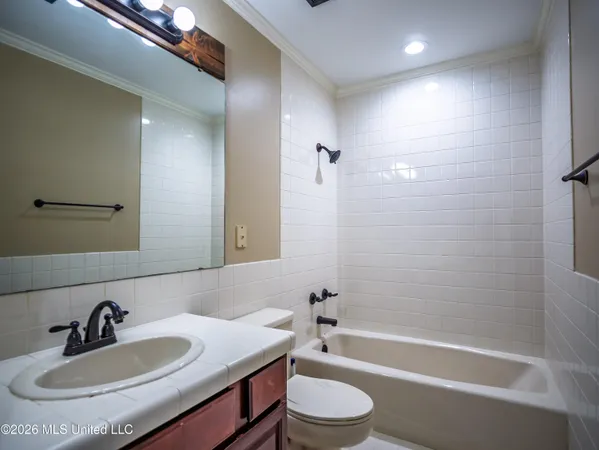 $475,000 | 642 Deer Run, Batesville, MS 38606