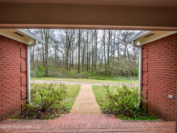 $475,000 | 642 Deer Run, Batesville, MS 38606