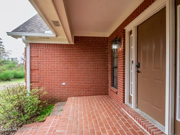 $475,000 | 642 Deer Run, Batesville, MS 38606