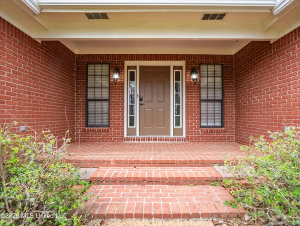 $475,000 | 642 Deer Run, Batesville, MS 38606