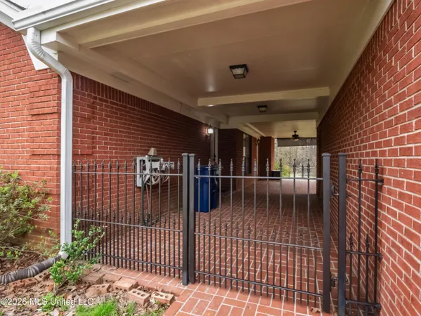 $475,000 | 642 Deer Run, Batesville, MS 38606