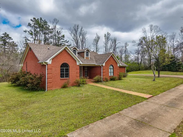 $475,000 | 642 Deer Run, Batesville, MS 38606