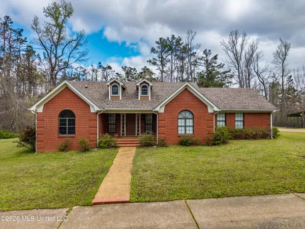 $475,000 | 642 Deer Run, Batesville, MS 38606