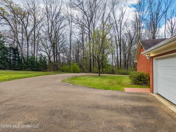 $475,000 | 642 Deer Run, Batesville, MS 38606