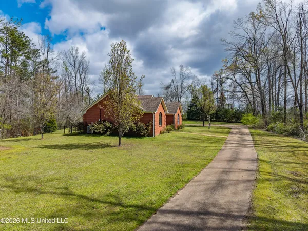 $475,000 | 642 Deer Run, Batesville, MS 38606