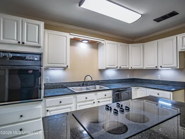 $475,000 | 642 Deer Run, Batesville, MS 38606