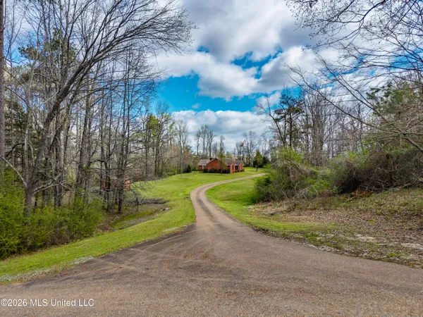 $475,000 | 642 Deer Run, Batesville, MS 38606