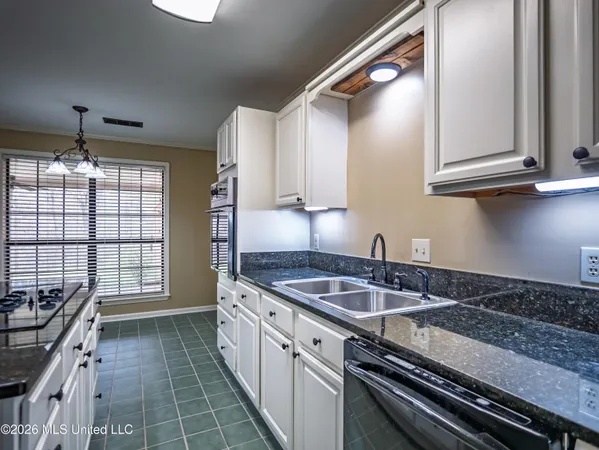 $475,000 | 642 Deer Run, Batesville, MS 38606