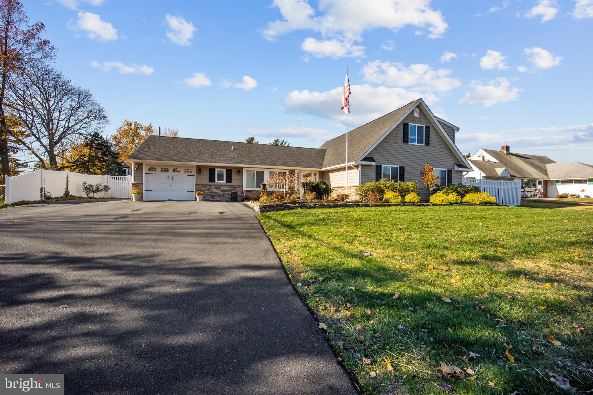 7 Sycamore Road Levittown, PA 19056 - Photo 2 of 34 Gallery Image 2