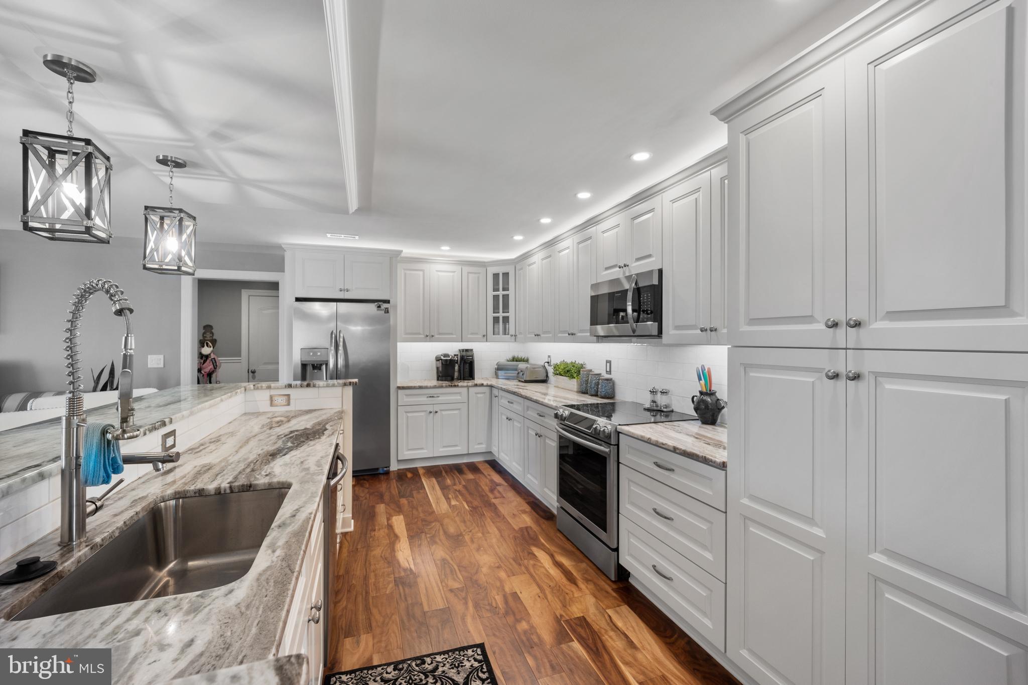 7 Sycamore Road Levittown, PA 19056 - Photo 6 of 34 Gallery Image 6