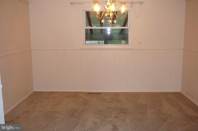 2040 Rolling Rd. Baltimore, MD 21244 - Photo 4 of 17 Dining Room